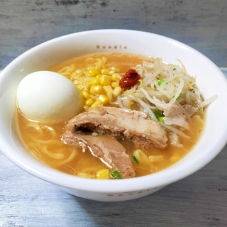 茹で卵とコーンの味噌ラーメン